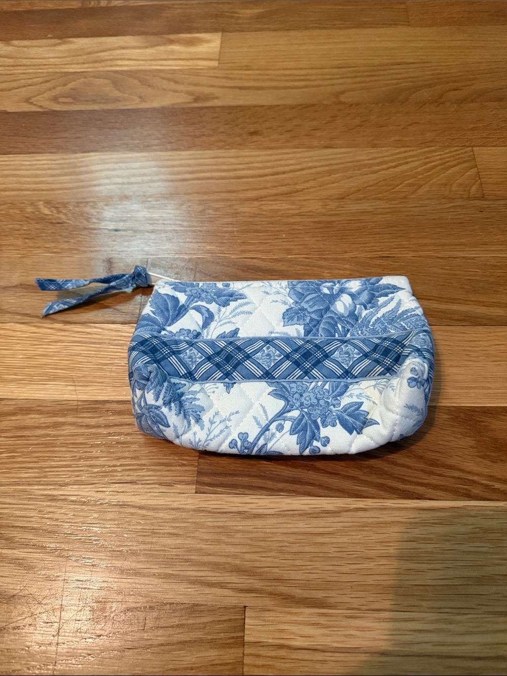 Vera Bradley Blue Toile pouch with liner